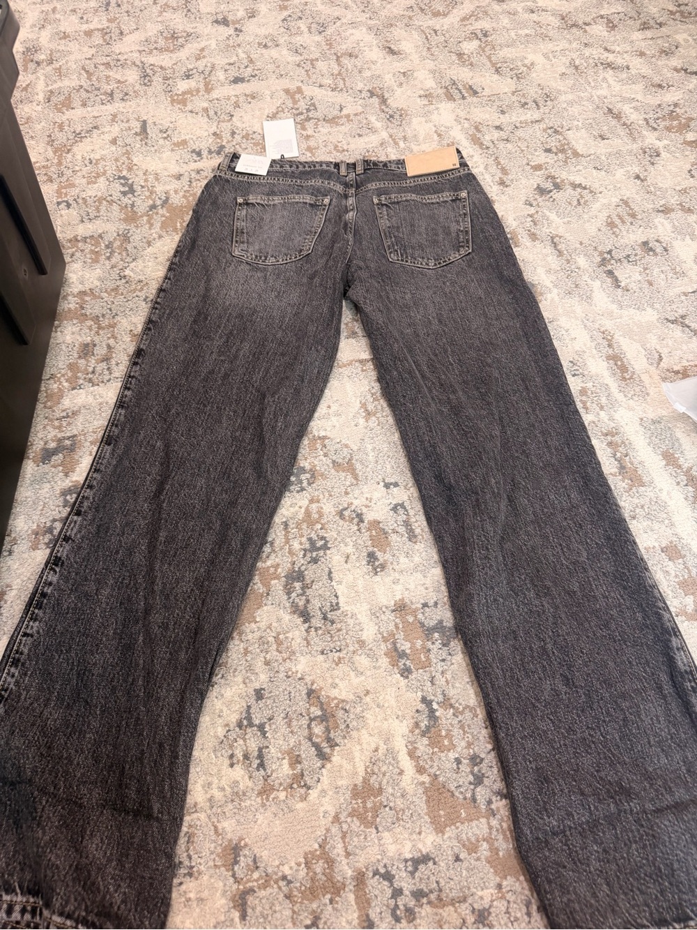 Mid Rise Cuffed Jeans - Picture 4 of 4